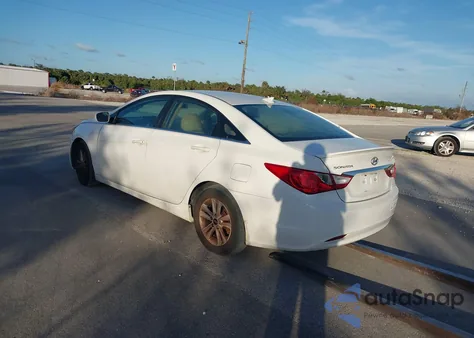 2013 Hyundai Sonata Gls z USA, uszkodzony, nr VIN 5NPEB4AC9DH573083